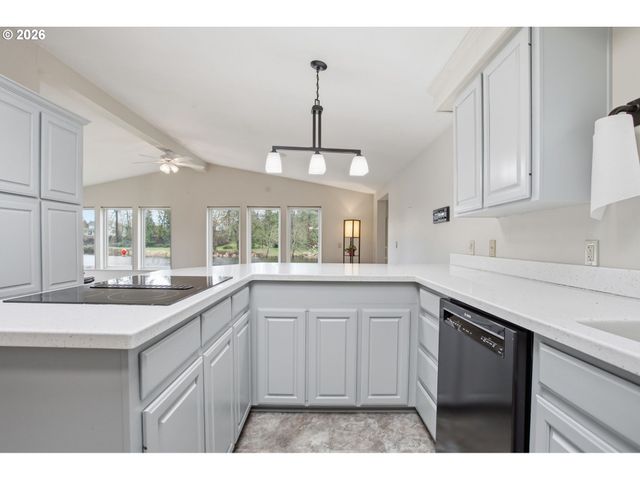 3355 N DELTA Hwy 105, Eugene, OR 97408