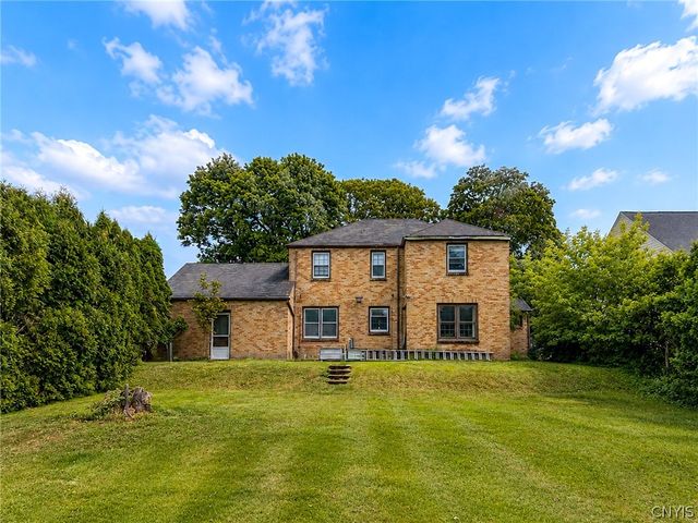 9 Eastern Parkway, Sennett, NY 13021