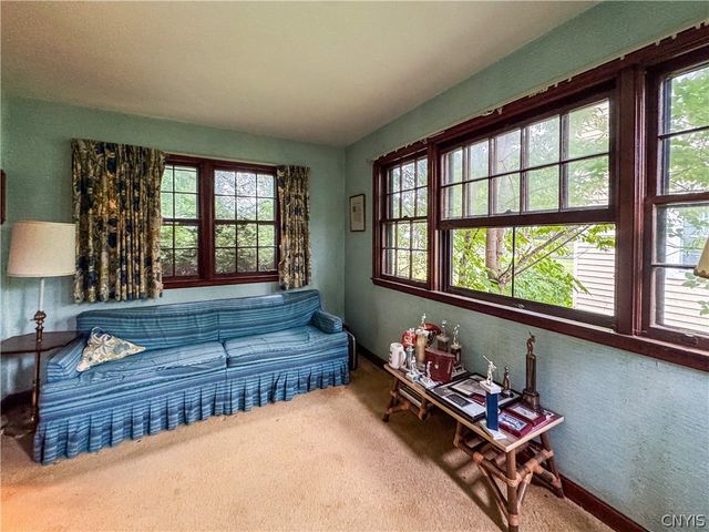9 Eastern Parkway, Sennett, NY 13021