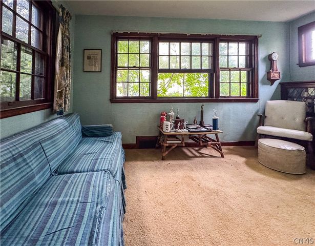 9 Eastern Parkway, Sennett, NY 13021
