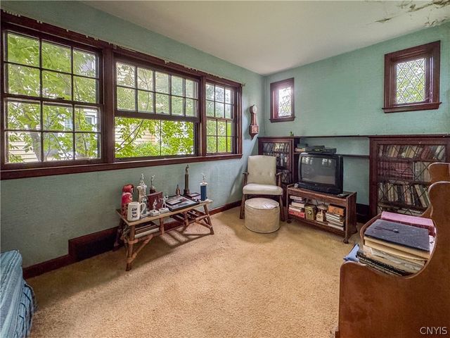 9 Eastern Parkway, Sennett, NY 13021