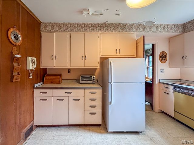 9 Eastern Parkway, Sennett, NY 13021