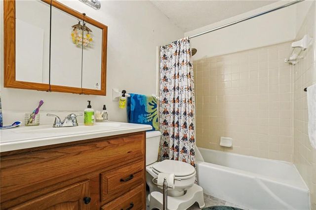 6187 Thornhedge Drive, Riverdale, GA 30296