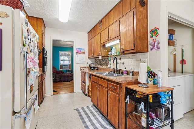 6187 Thornhedge Drive, Riverdale, GA 30296