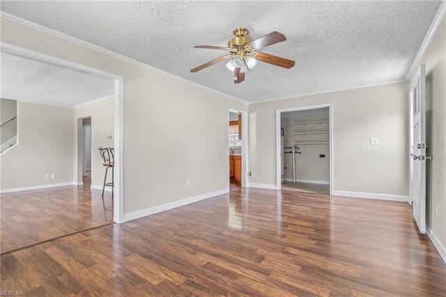 4836 Linshaw LN, Virginia Beach, VA 23455