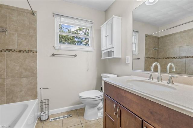 4836 Linshaw LN, Virginia Beach, VA 23455