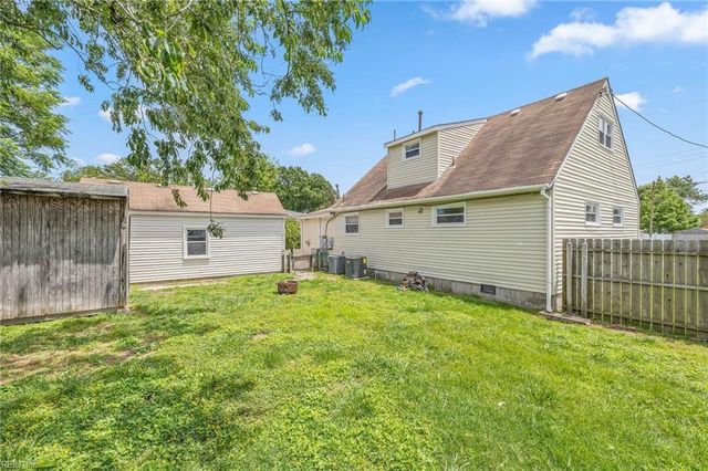 4836 Linshaw LN, Virginia Beach, VA 23455