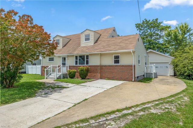 4836 Linshaw LN, Virginia Beach, VA 23455