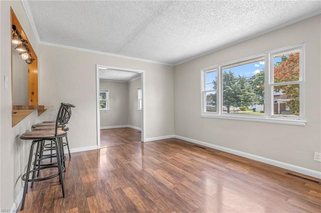 4836 Linshaw LN, Virginia Beach, VA 23455