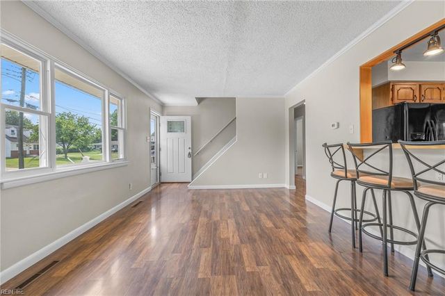 4836 Linshaw LN, Virginia Beach, VA 23455