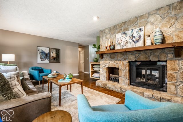 560 Golf Lane, Indianapolis, IN 46260