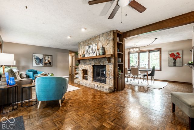 560 Golf Lane, Indianapolis, IN 46260