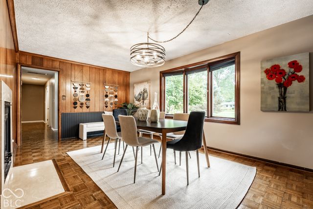 560 Golf Lane, Indianapolis, IN 46260