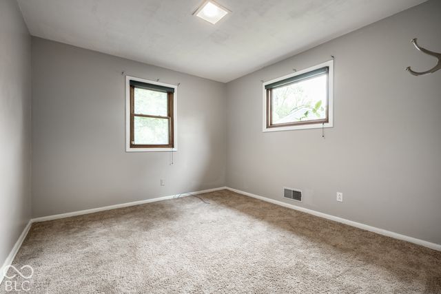 560 Golf Lane, Indianapolis, IN 46260