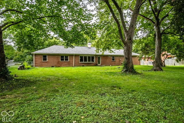 560 Golf Lane, Indianapolis, IN 46260