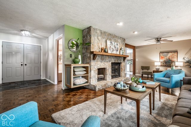 560 Golf Lane, Indianapolis, IN 46260