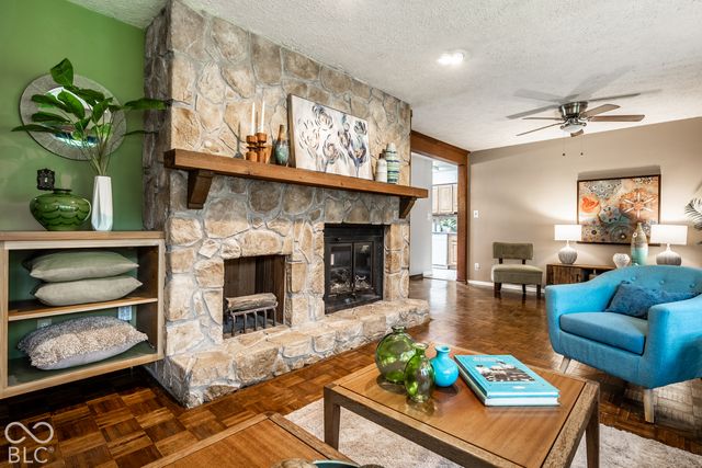 560 Golf Lane, Indianapolis, IN 46260