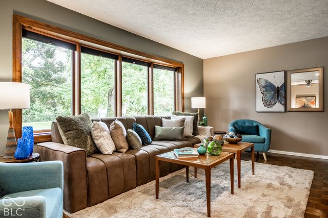 560 Golf Lane, Indianapolis, IN 46260