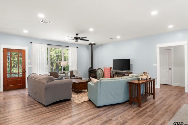 1663 CR 4510, Pittsburg, TX 75686