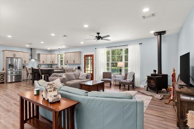 1663 CR 4510, Pittsburg, TX 75686