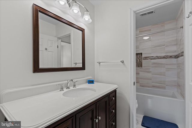 2014 ROSEDALE LN, Huntingtown, MD 20639