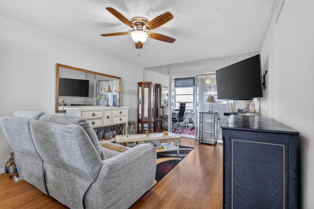 300 NE 26th Avenue 408, Boynton Beach, FL 33435