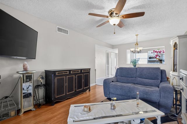 300 NE 26th Avenue 408, Boynton Beach, FL 33435