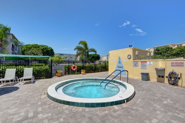300 NE 26th Avenue 408, Boynton Beach, FL 33435