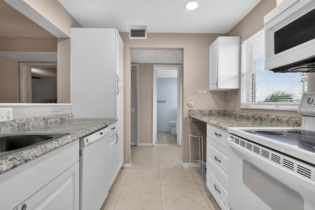 300 NE 26th Avenue 408, Boynton Beach, FL 33435