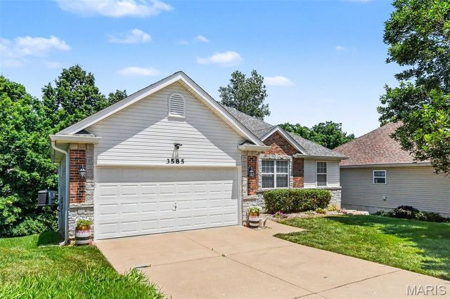 3585 Lakeview Heights Drive, St Louis, MO 63129