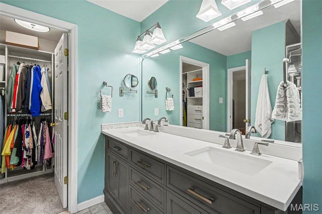 3585 Lakeview Heights Drive, St Louis, MO 63129