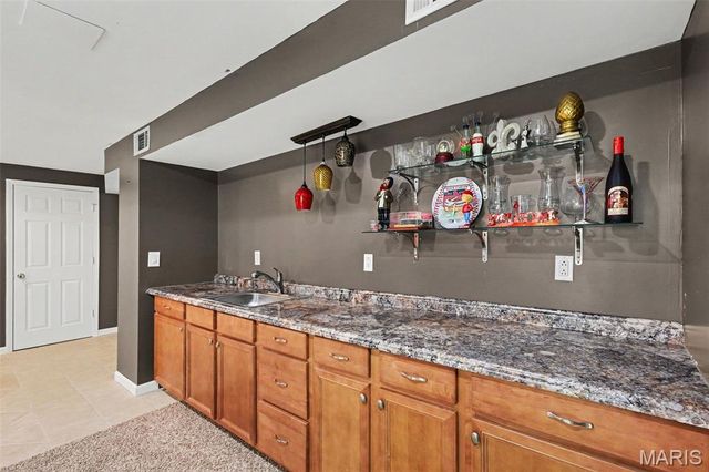 3585 Lakeview Heights Drive, St Louis, MO 63129