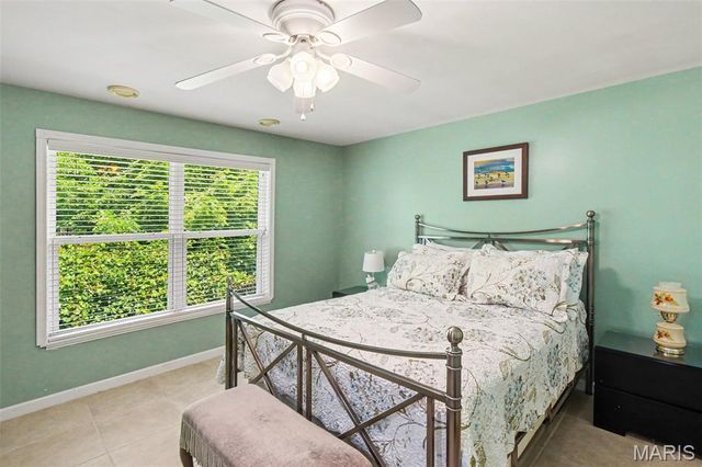 3585 Lakeview Heights Drive, St Louis, MO 63129