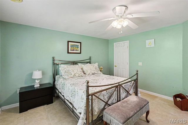 3585 Lakeview Heights Drive, St Louis, MO 63129