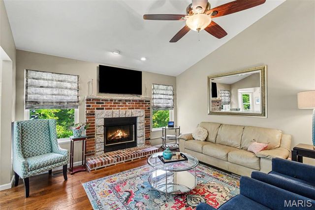 3585 Lakeview Heights Drive, St Louis, MO 63129