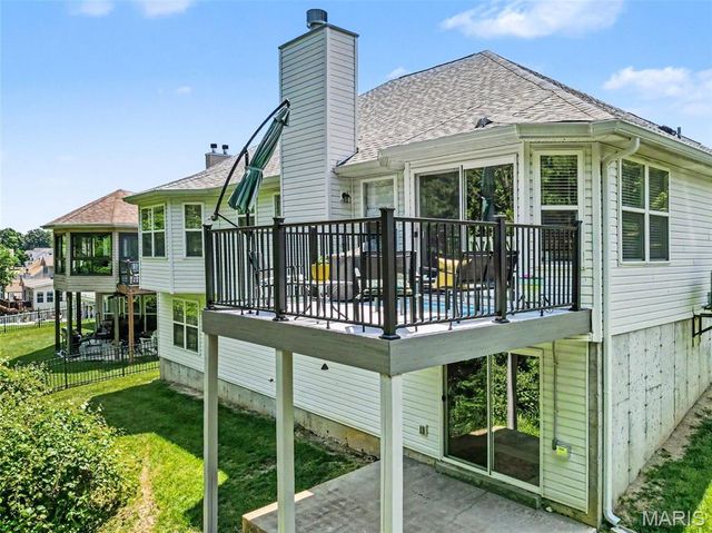 3585 Lakeview Heights Drive, St Louis, MO 63129