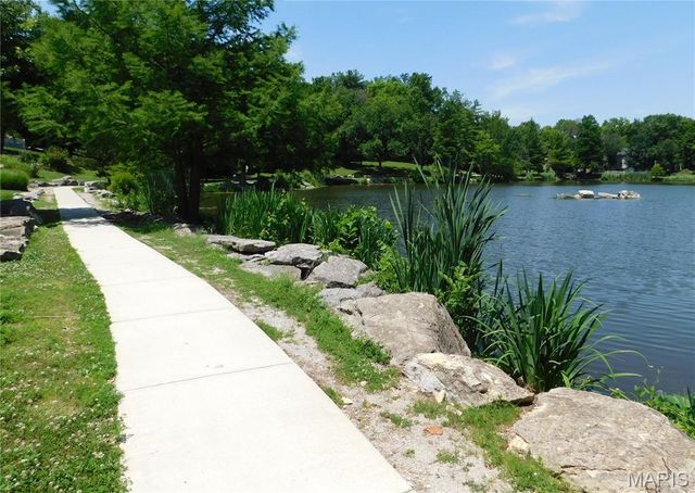 3585 Lakeview Heights Drive, St Louis, MO 63129