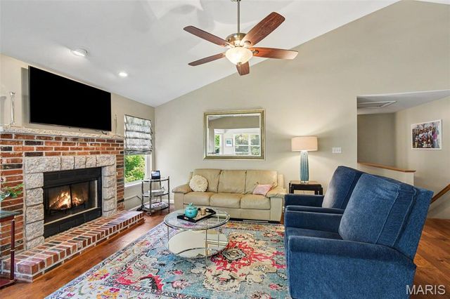 3585 Lakeview Heights Drive, St Louis, MO 63129