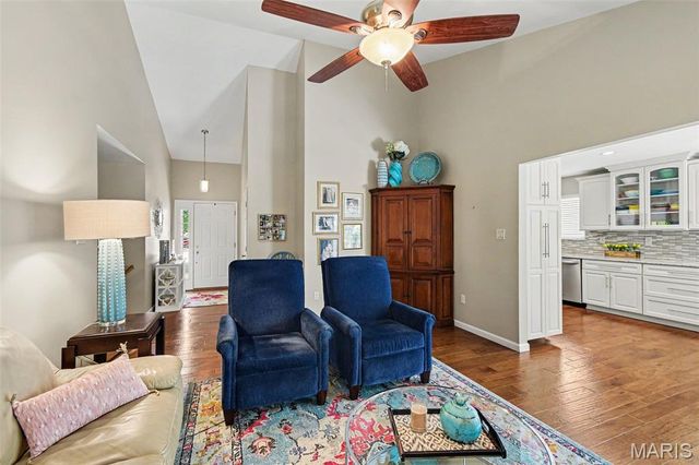 3585 Lakeview Heights Drive, St Louis, MO 63129