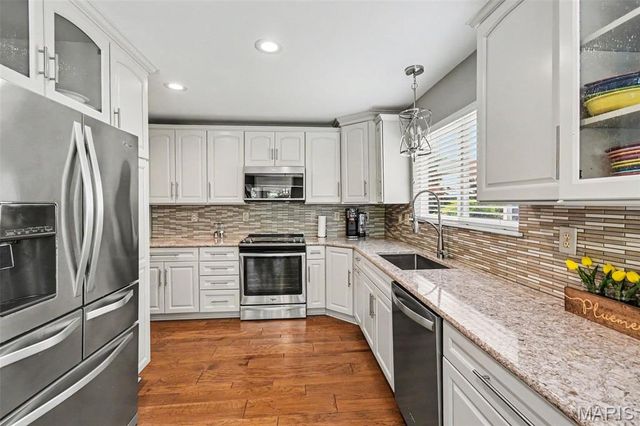 3585 Lakeview Heights Drive, St Louis, MO 63129