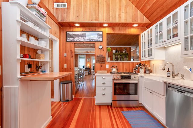 187 Linden Avenue, Branford, CT 06405