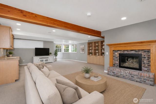 718 C Street, Blaine, WA 98230