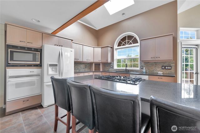 718 C Street, Blaine, WA 98230