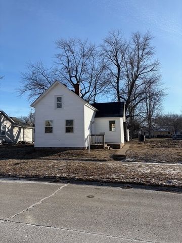 819 5th Street, Rock Island, IL 61201