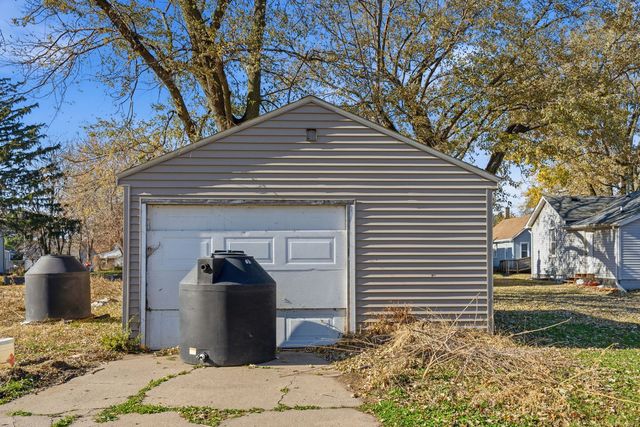 819 5th Street, Rock Island, IL 61201