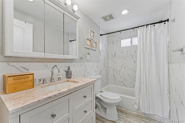 68 Putnam Avenue, Valley Stream, NY 11580