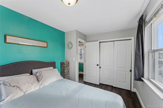 68 Putnam Avenue, Valley Stream, NY 11580