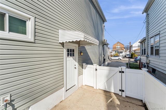 68 Putnam Avenue, Valley Stream, NY 11580