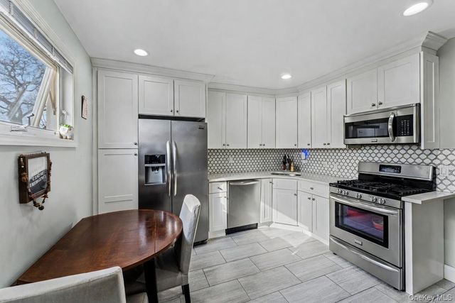 68 Putnam Avenue, Valley Stream, NY 11580