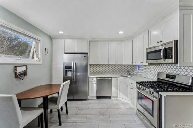 68 Putnam Avenue, Valley Stream, NY 11580